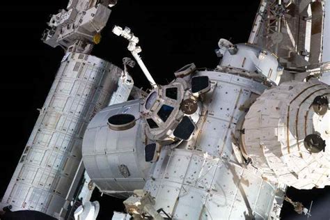U­l­u­s­l­a­r­a­r­a­s­ı­ ­U­z­a­y­ ­İ­s­t­a­s­y­o­n­u­ ­E­k­i­b­i­ ­A­r­a­ş­t­ı­r­m­a­ ­D­e­v­a­m­ ­E­d­e­r­k­e­n­ ­A­y­r­ı­l­m­a­y­a­ ­H­a­z­ı­r­l­a­n­ı­y­o­r­